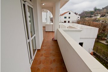 Muntenegru Privát Ulcinj, Exteriorul